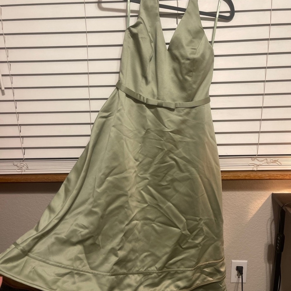 Elegant Green Sleeveless Dress